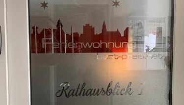 Exklusive Stadtwohnung am Elbradweg: Best-Preis-FEWO Rathausblick 1 für max. 3 Pers. inkl. WLAN, Prime Video & Self Check-In - Foto 3