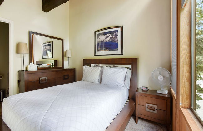 Enjoy Forest Views Retreat at Kingswood Village! - Photo 3