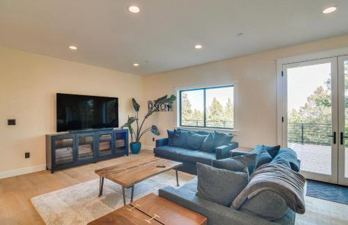 Great for Gatherings! Evergreen Getaway with Hot Tub - Foto 1