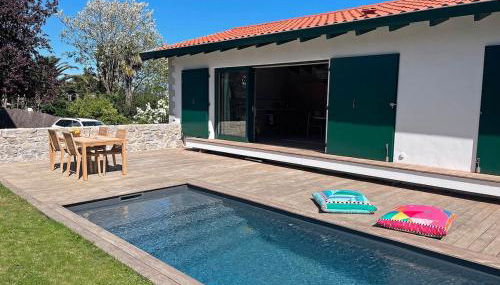 Contemporary Villa with Pool - Foto 2