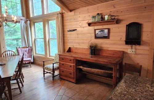 River Bend Escape by Leavetown Vacations - Foto 10