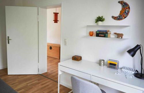 Large 2BR Apart up to 5 ppl, Work&Long Stay, BASF with Strong Wifi - Foto 13