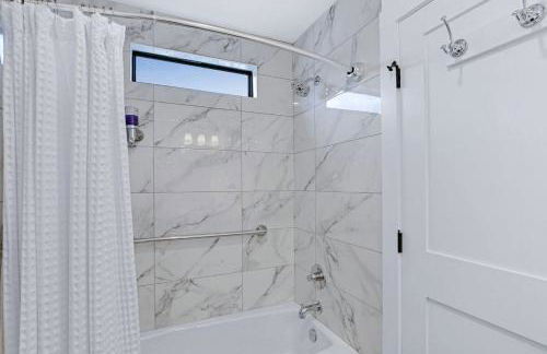 Luxurious Rental with Private Yard and BBQ in Wimberley, Texas - Foto 11