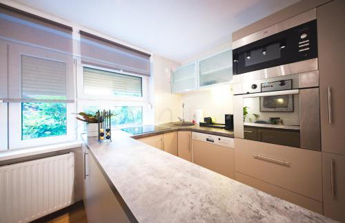 Sleep, Eat, Repeat and Park Your Car in City Center - Foto 13