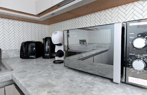 1 BEDROOM FLAT IN WOOD GREEN PICCADILLY LINE - Photo 13
