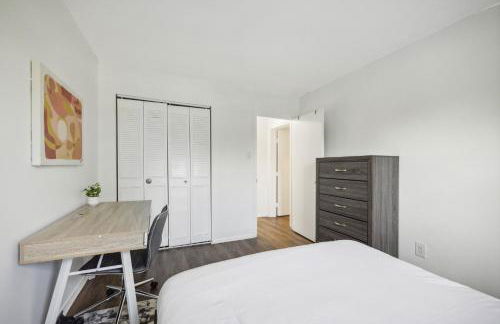 Pine Brook 1108 I Pool Gym I Free Parking ! - Foto 15