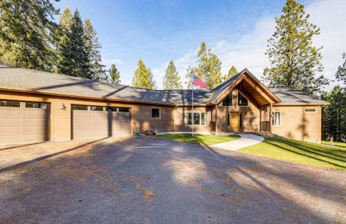 Deck and Views Scenic Group Getaway in Lakeside! - Foto 4