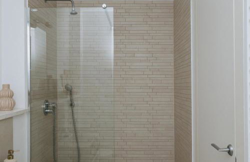 Villa Oleander by Domus Mirus - Rooftop Cinema & Pool & 6min Walk to Beach - Photo 48