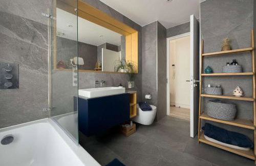 Modern Shoreditch 2 Bedroom Penthouse With Lift & Large Balcony Suit Family Sleeps 4 - Foto 19