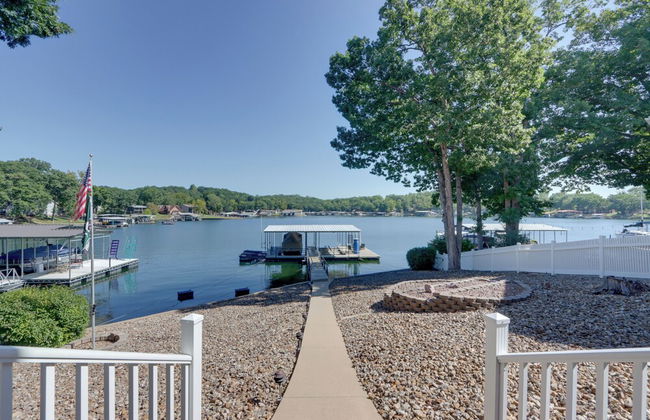 Lakeside Gravois Mills Home w/ Boat Slip + 4 Decks - Foto 7