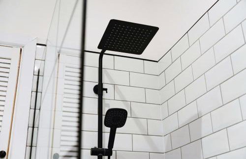 Central Location 3BR Home on Gladstone Street - Photo 41