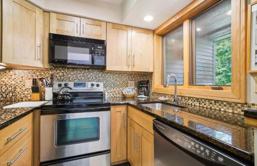 Highridge J5B Spectacular 1 Bedroom Escape with fireplace, sauna & resort amenities - Foto 6