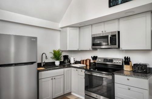 Modern Cabin w Hot Tub & Indoor Pool Gym Access! - Foto 19