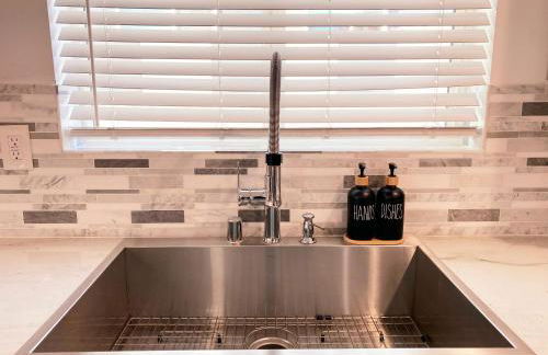 Modern 3BR Home in Mid-City - Photo 31