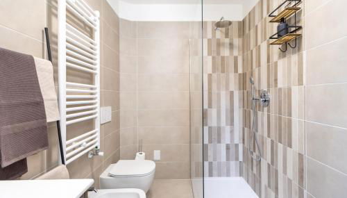 Le Dalie - Appartamento Stresa - Magognino - Foto 5, towels, Shower