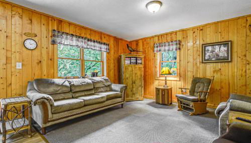 Peaceful Wautoma Retreat with Deck on 10 Acres! - Foto 5