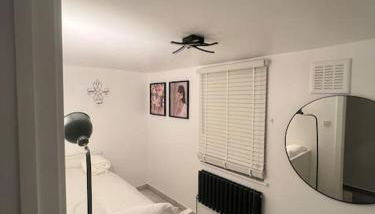 Stunning 2 bed apartment located on high street, 5 minutes from New Cross station, free parking, 1 minute from famous 5 star Lit shisha bar and restaurant - Foto 5