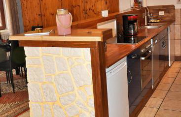 Zentral und großzügig Wohnen - Smart-TV mit streaming Apps - 1 bis 4 Personen - Küche mit Bar - kostenlose Parkzone - Photo 17