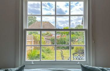 Canterbury Oasis - Modern 2-Bed Home with FREE Parking - Foto 23