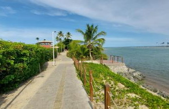 Barra do Jacuipe a 50m da Praia - Rio e Mar - Piscina, Ar e Churrasqueira - Foto 18