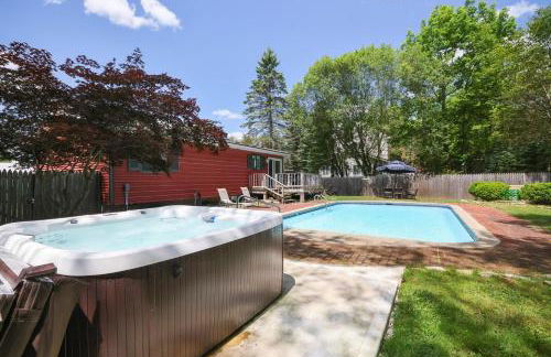Experience Four Seasons in the Poconos - hot tub, lakeview - Foto 51
