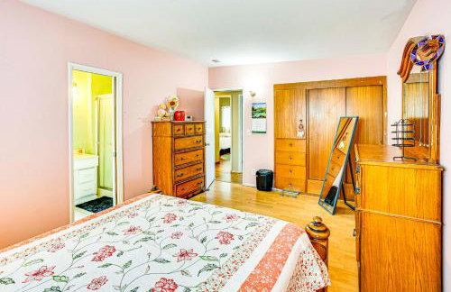 SeaTac Home with Patio and Grill - 3 Mi to Airport! - Foto 12