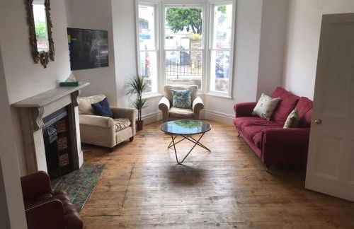 Large newly refurbished house close to harbour Free Parking - Foto 13