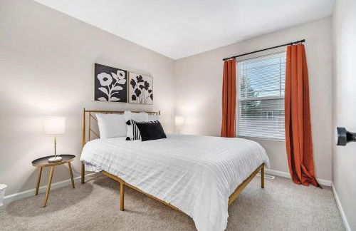 Elegant Escape-Fenced Yard BBQ & Cozy Fire Pit - Foto 20