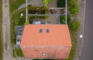 Das Castellchen, Historische Scheune und Garten - Foto 9