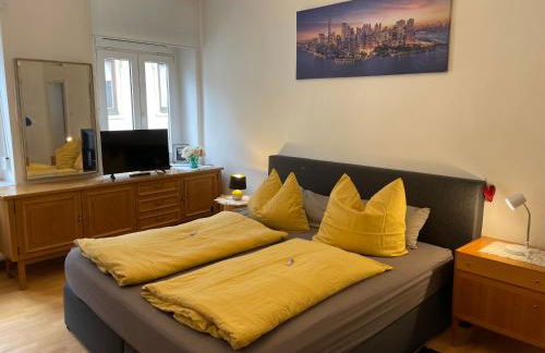 Ferienwohnungen & Apartments Heintz - Ihre Unterkunft am Marktplatz in Bad Königshofen - Foto 7