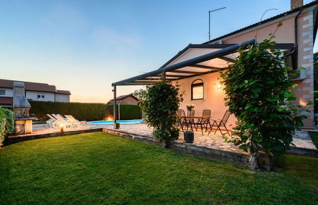 Villa in Visnjan With Private Heated Pool - Photo 17