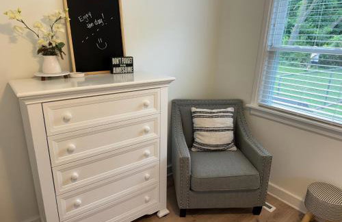 Cozy Neutral Farmhouse, Coffee provided, Relaxation optional - Foto 14