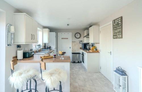 Spacious Cotswolds Base, Private Garden & Parking - Foto 7