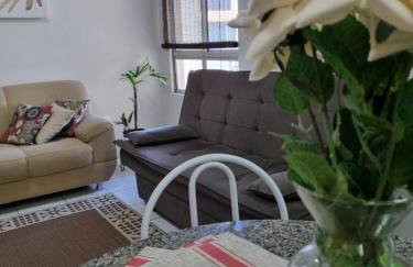 Apto 2 quartos, cond fechado, com vaga, 4º andar por escadas - Foto 1