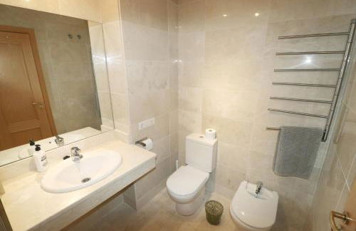 Salinas. Apartment for 4. Terrace/Parking/Pools/Gym/4mins beach - Photo 13