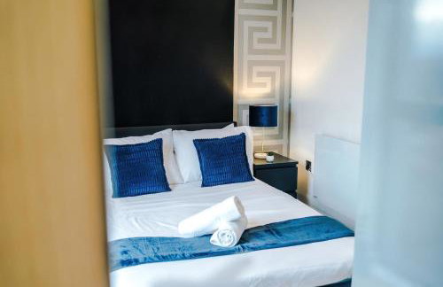 Stylish Penthouse, Free Parking, Pool Table, PS4 - Foto 24