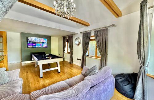 Serene Retreat - Hot Tub - Pool Table - Close to New Forest and Bournemouth Beach - Sleeps 12 - Foto 16