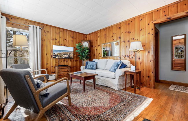 Bayview Beach Cottage For 4! - Photo 27