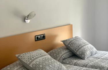 SOLIMAR 10 SALOU Solo FAMILIAS con Parking y piscina - Foto 27