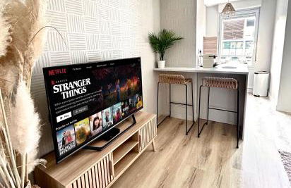 Modern 1 Bdr + Balcony + Free Parking + AC + Pool - Foto 4