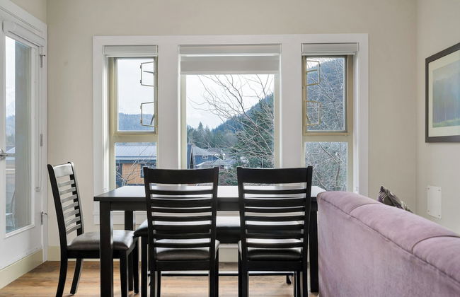 Embrace Serenity Luxe 2BR Suite - Photo 10