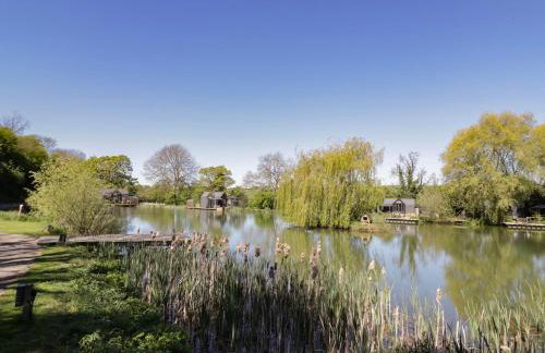 Acorn Lodge At Bridge Lake Farm & Fishery - Photo 14
