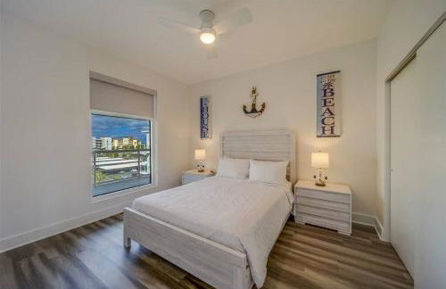 Luxury Waterfront Penthouse with Amenities and Services - Foto 2