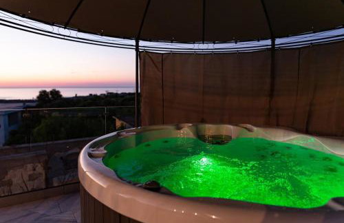 Elegant Roof Deck House with Jacuzzi - Foto 6