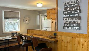 Beautiful Bungalow and Bunk House, Close to Lake - Foto 4