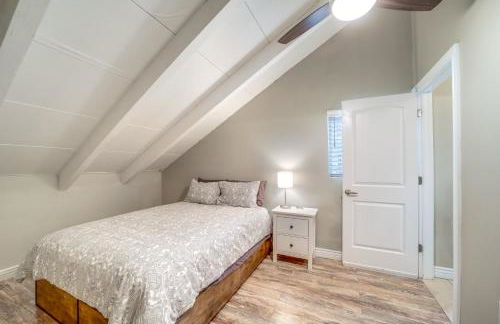 Fire Pit and Grill Spacious Forest Lakes Chalet - Foto 28