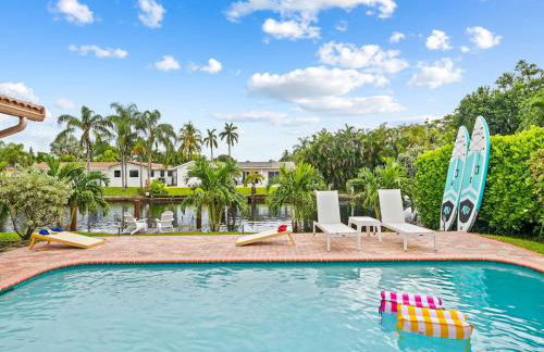 Sunshine Retreat I Waterfront I Pool I Paddle Boards I Bikes - Foto 1