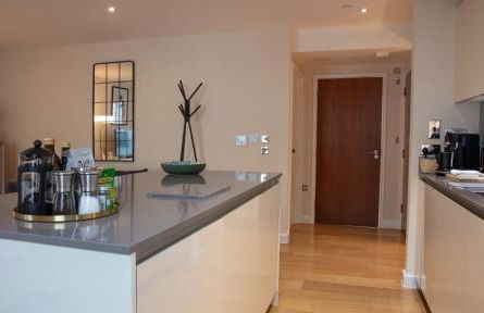 Westminster 1 bed apt with terrace and Air-Con - Photo 13