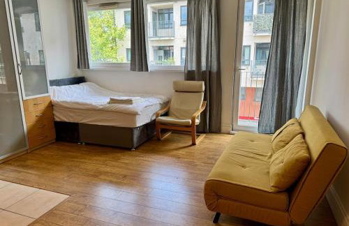 Trendy Studio Flat, 8 Minutes to central London - Photo 10