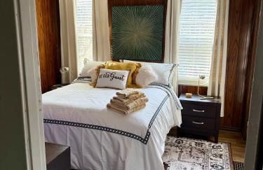 Cozy Cabin Vibe in the City - Foto 3